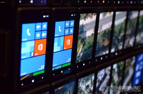 Microsoft создала гигантский экран из 200 смартфонов Nokia Lumia 825